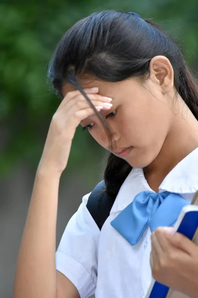 Egy fiatal lány diák és szomorúság — Stock Fotó