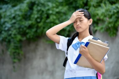 Çok çeşitli kız öğrenci ve hafıza kaybı.