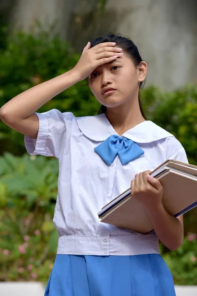 Schattig meisje student met koorts met schoolboeken — Stockfoto