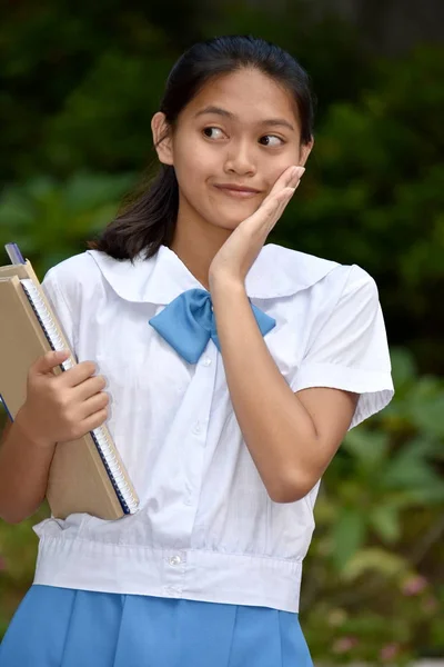 Uma pessoa asiática bonita surpresa — Fotografia de Stock