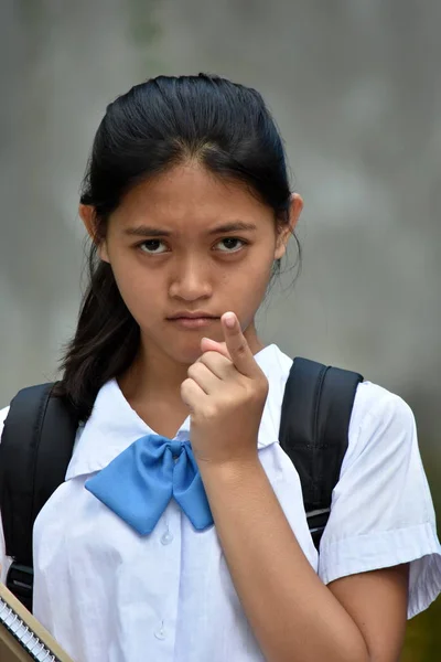 Jovem Escola Diversa Menina Estudante Adolescente Apontando — Fotografia de Stock