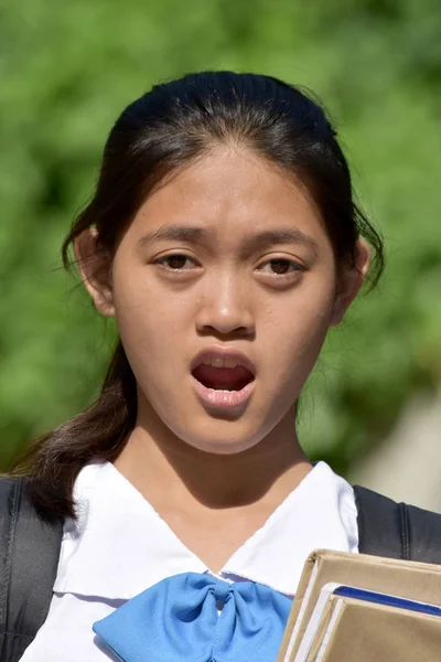 En chockad söt asiatisk person — Stockfoto