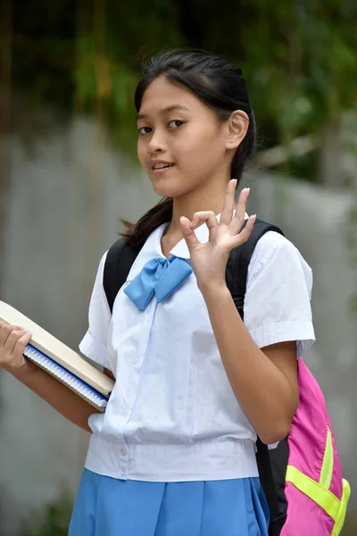 Una chica estudiante y bien signo — Foto de Stock