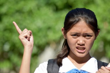 Bir Asyalı Bayan Öğrenci Gösterisi