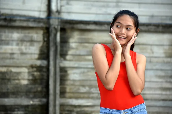 Ein überraschtes Teenie-Mädchen — Stockfoto