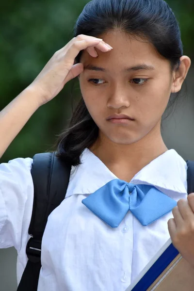 Depresyondaki Asyalı Genç Öğrenci Liseli Kız — Stok fotoğraf