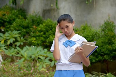 Fakir bir liseli kız