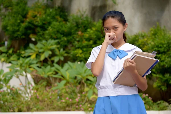 Llorando filipina estudiante adolescente con escuela libros —  Fotos de Stock