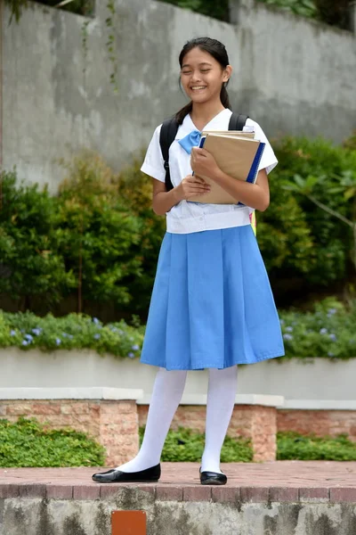 Sorridente asiatico studente adolescente scuola ragazza — Foto Stock