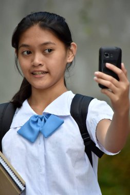 Bir liseli kız selfie 'si