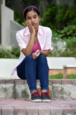 Bir Genç Kadın ve Üzüntü