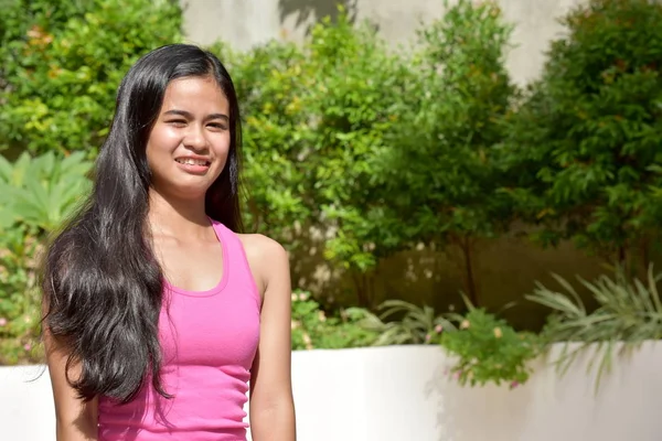 Ein philippinisches Teenager-Mädchen und Ekel — Stockfoto