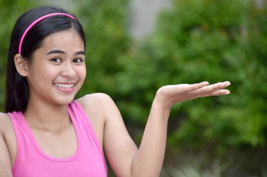 A Diverse Girl Ve Kararsızlık