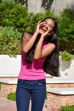 Bir Pretty Kadın Genç Shouting