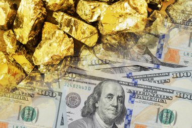 Altın bar ve yüz dolar faturaları kapatın. Finansal güç soyut kavram 