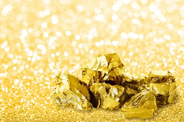 Altın Külçe Altın Toz Glitter Zemin Üzerine Kapatın Altın Glitter — Stok fotoğraf
