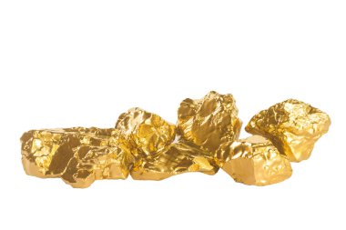 Grup izole beyaz zemin üzerine altın barlar yakın çekim. Beyaz arka plan üzerinde izole parlayan altın nuggets
