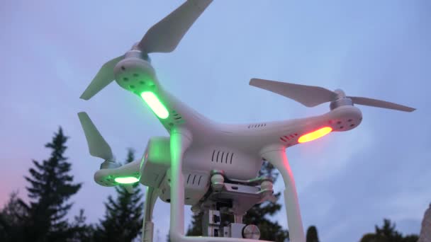 Dji Phantom Pro Luzes Piscando Quadcopter Decolando Chão Início Manhã — Vídeo de Stock