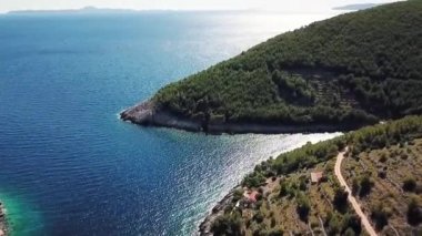 Kristal temiz deniz ve inanılmaz bay Hırvatistan.