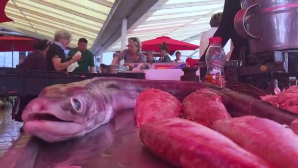 克罗地亚斯普利特的鱼市时间不多 — 图库视频影像