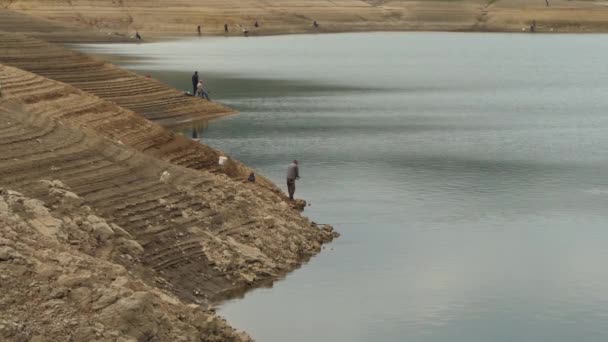 Pescadores Praia Prolosko Lago Imotski Croácia — Vídeo de Stock