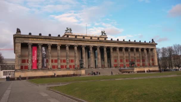 ドイツ ベルリンの中心部にある美しいアルテス美術館の映像 — ストック動画