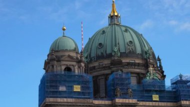Berliner Dom 'un Berlin' deki kubbesinin görüntüleri.