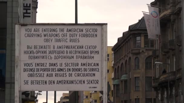 Footage Sign Entering American Sector Checkpoint Charlie Berlin Wall Crossing — Stock Video