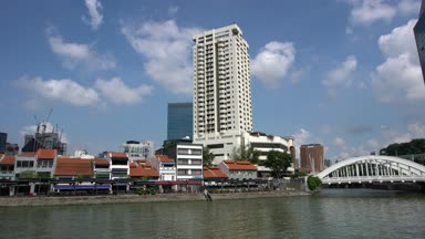 Singapur 21 Nisan 2018: şehir, gerçek zamanlı video ayrıntılarını vurdu gimbal ile yürüyüş etrafında Singapur 