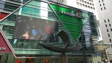 Singapur 21 Nisan 2018: şehir, gerçek zamanlı video ayrıntılarını vurdu gimbal ile yürüyüş etrafında Singapur 