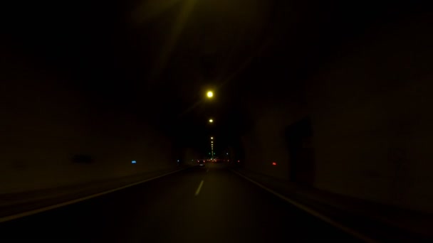 Körning Den Highway Tunnel Framifrån Kamerans Stabilisator Ingen Post Redigering — Stockvideo