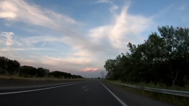 Rijden Snelweg Late Middag Voor Zonsondergang Vooraanzicht Camera Stabilisator Geen — Stockvideo