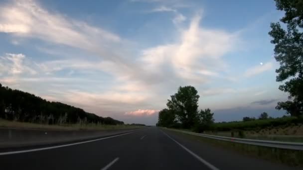 Vezetés Autópályán Késő Délután Naplemente Elülső Kilátás Előtt Kamera Stabilizátor — Stock videók