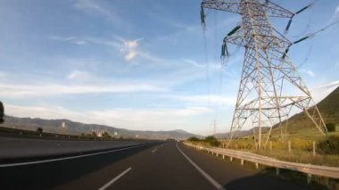 Geç öğleden sonra gün batımına, önden görünüm, karayolu üzerinde kamera Sabitleyici, düzenleme, hiçbir yazı 4 k video 3840 x 2160 sürüş