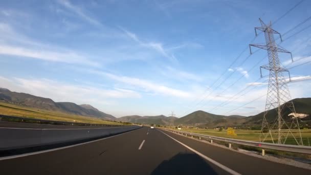 Körning Motorväg Sent Eftermiddag Före Solnedgången Framifrån Kamerans Stabilisator Ingen — Stockvideo