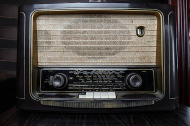 Çok eski radyo, müzik ya da dünyanın her yerindeki şehirlerden Haberler