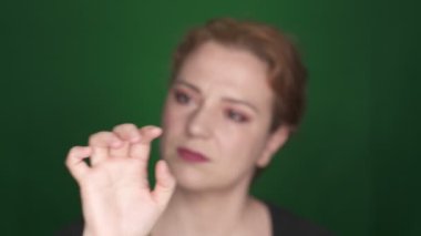 görünmez ekran dokunaklı kadın