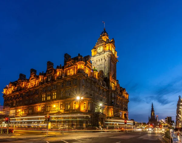 Edinburgh şehir ve gece, uzun pozlama çekim, İskoçya İngiltere, Trav — Stok fotoğraf