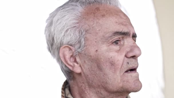 Seniors Homme Heureux Gros Plan Slow Motion Vidéo — Video