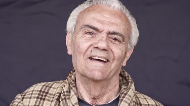 Ανώτερος Ηλικιωμένος Ευτυχισμένος Άνθρωπος Κλείσιμο Αργή Κίνηση Βίντεο — Αρχείο Βίντεο