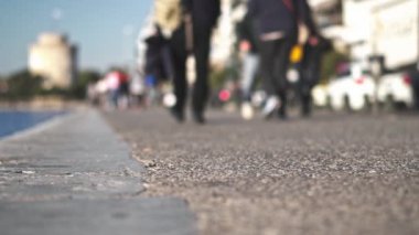 Gidiş-geliş, şehirde yürüyen Insanlar, Slow Motion