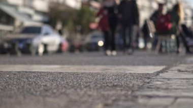 Gidiş-geliş, şehirde yürüyen Insanlar, Slow Motion