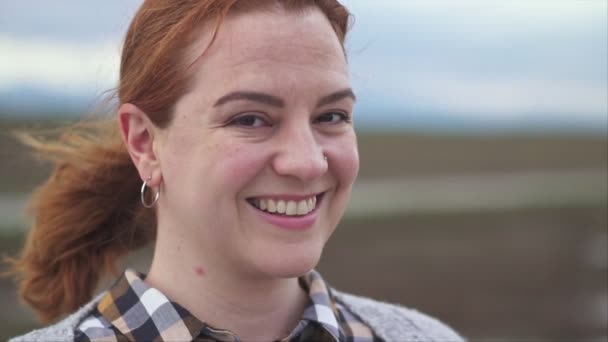 Woman Great Smile Outdoors Camera Follows Her Shallow Depth Field — Stock Video