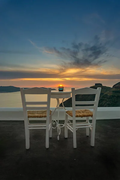 Coucher de soleil sur l'île de Santorin, Magic Romantic Setup — Photo