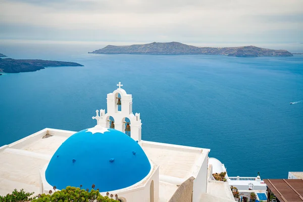 Yunanistan'ın Santorini Adası'ndaki kilise, en güzel — Stok fotoğraf