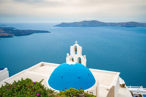 그리스 산토리니 섬의 교회, 가장 아름다운 교회 중 하나 — 스톡 사진