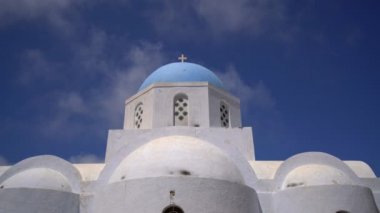 Yunanistan'da Santorini Adası Panoramik Görünümü, dünyanın en güzel seyahat yerlerinden biri. Shot Oia, 4k video