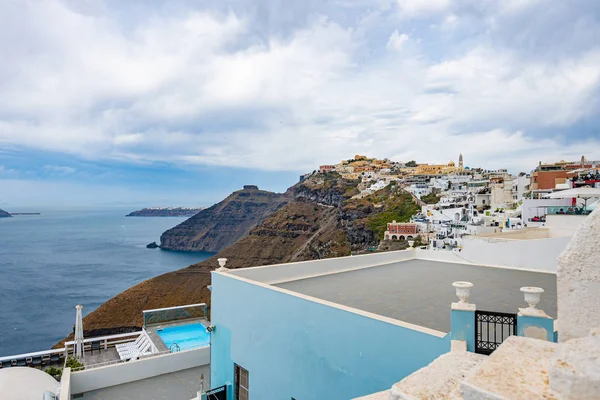 Panorama utsikt och gatorna i Santorini Island i Grekland, shot i — Stockfoto