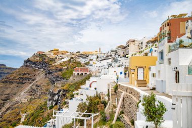 Panoramik görünüm ve Greece Santorini Adası sokaklarında, shot i