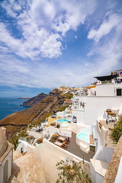 Panoramik görünüm ve Greece Santorini Adası sokaklarında, shot i — Stok fotoğraf